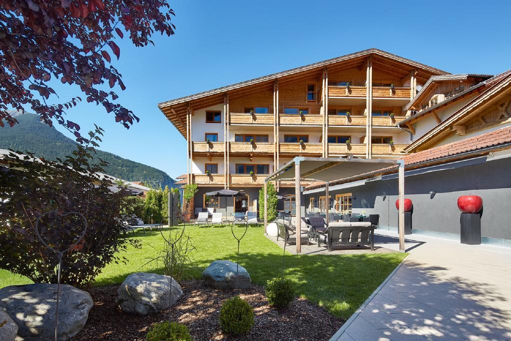 Der Gruene Baum Mountain Boutique Hotel Ehrwald Eksteriør billede