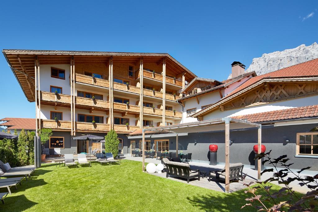 Der Gruene Baum Mountain Boutique Hotel Ehrwald Eksteriør billede