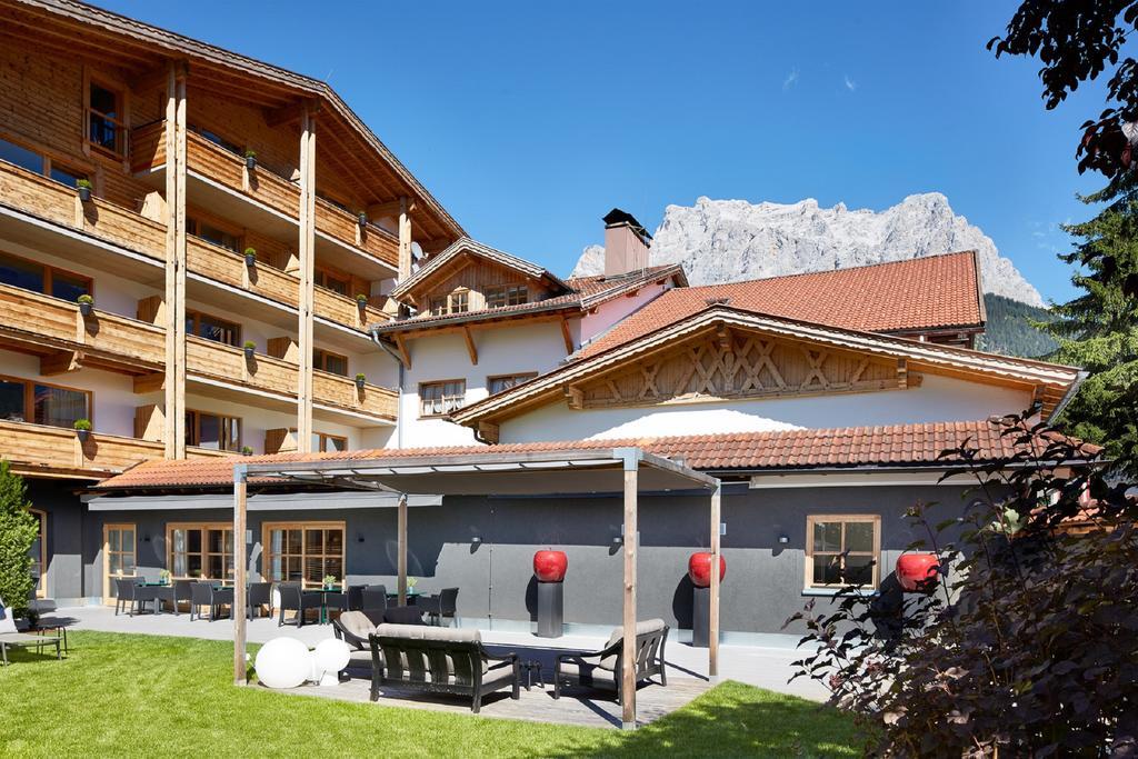 Der Gruene Baum Mountain Boutique Hotel Ehrwald Eksteriør billede